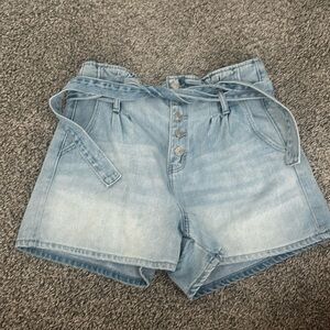 American Eagle Mom Short